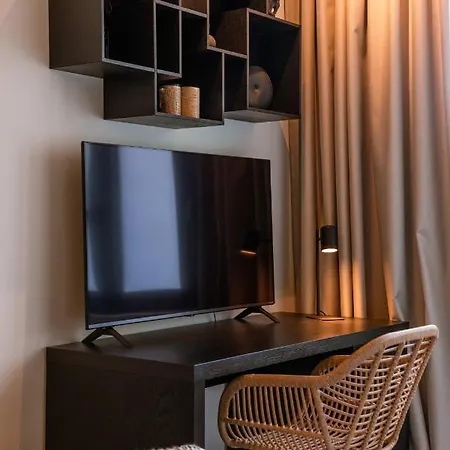 Beautiful For 6 Persons On Top Location In