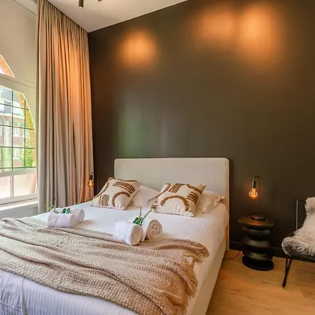 Beautiful For 6 Persons On Top Location In Apartment *